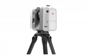 Leica Geosystems RTC360 Laserscanner auf Stativ, linksseitig gedreht
